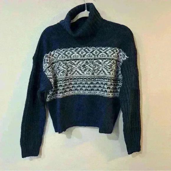 NWT American Eagle Navy Blue White Pattern Winter Turtleneck Sweater Size Small - Picture 1 of 5